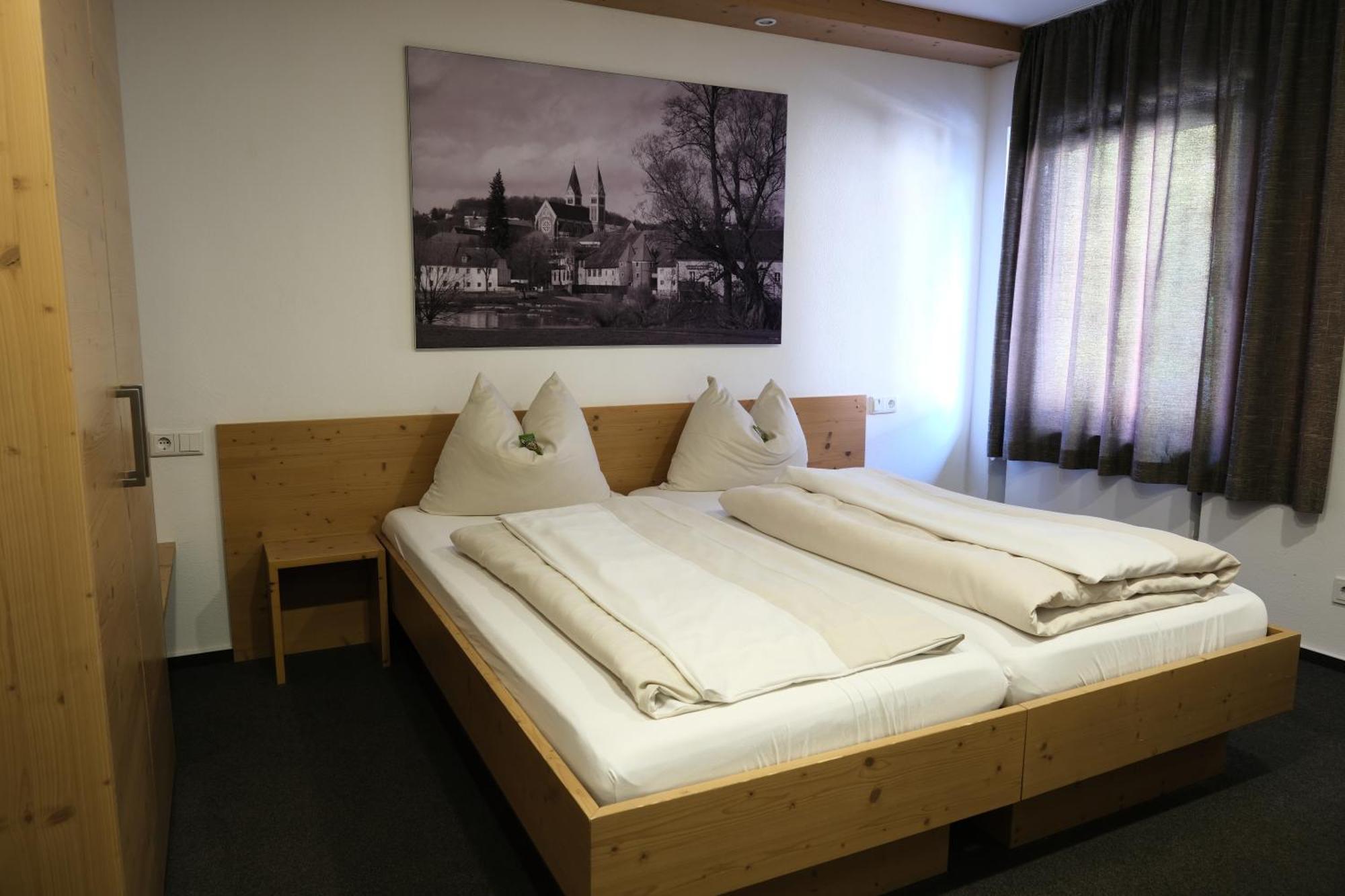 "Beim Butz" Hotel Worth an der Donau Exterior photo