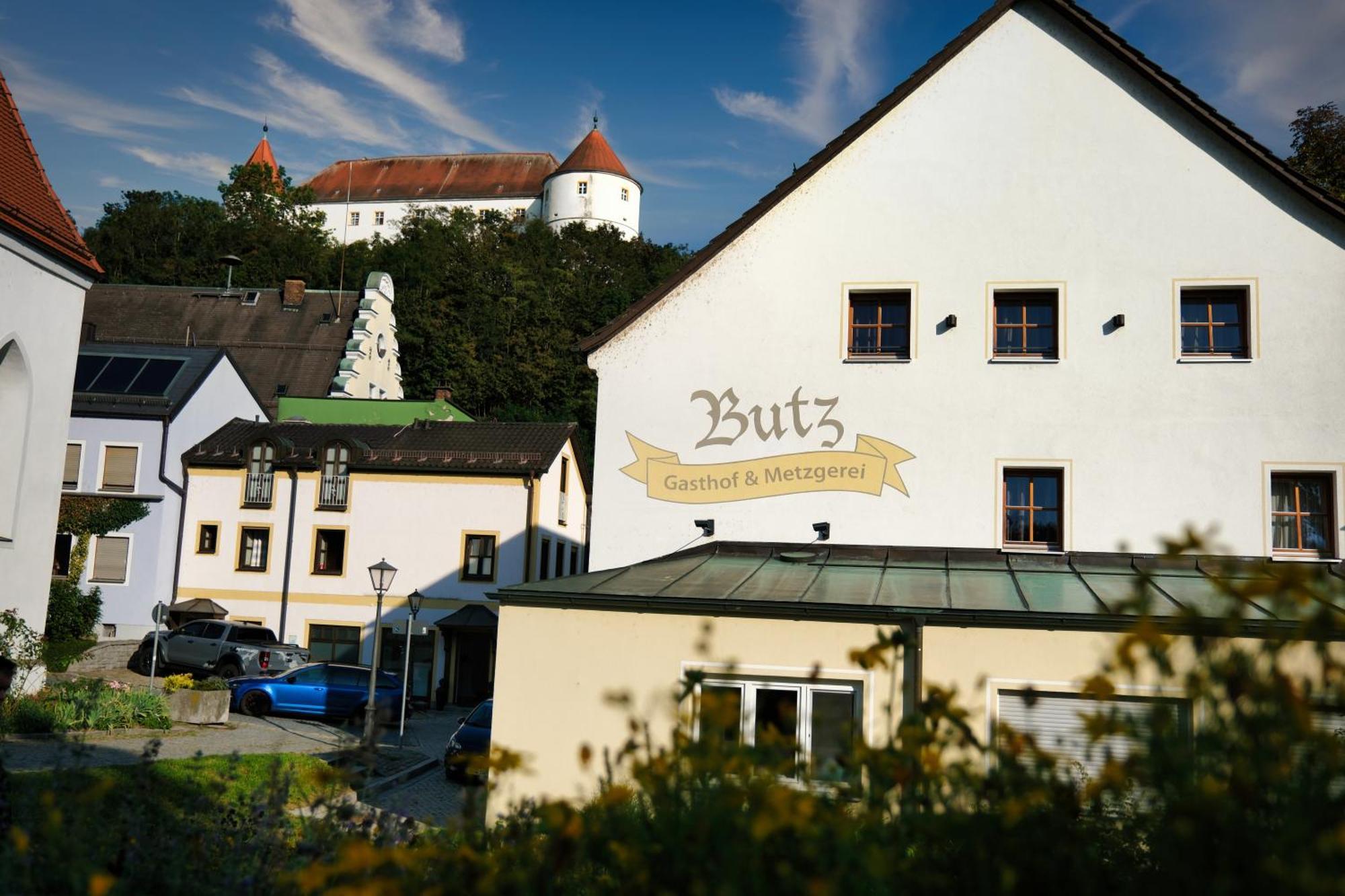 "Beim Butz" Hotel Worth an der Donau Exterior photo